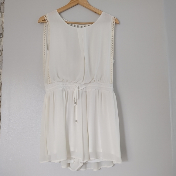 HYFVE Elegant White Sleeveless Romper Size Large Wedding Vacation Feminine - Picture 2 of 10
